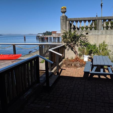 Nimpkish Hotel Alert Bay エクステリア 写真
