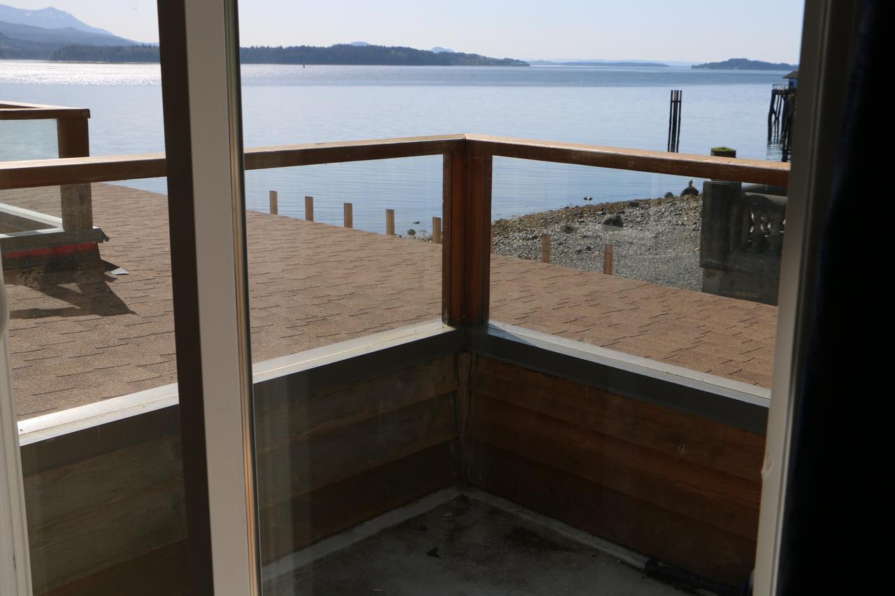 Nimpkish Hotel Alert Bay エクステリア 写真