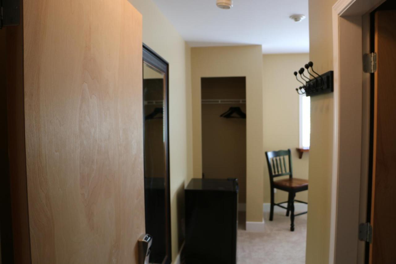 Nimpkish Hotel Alert Bay 部屋 写真