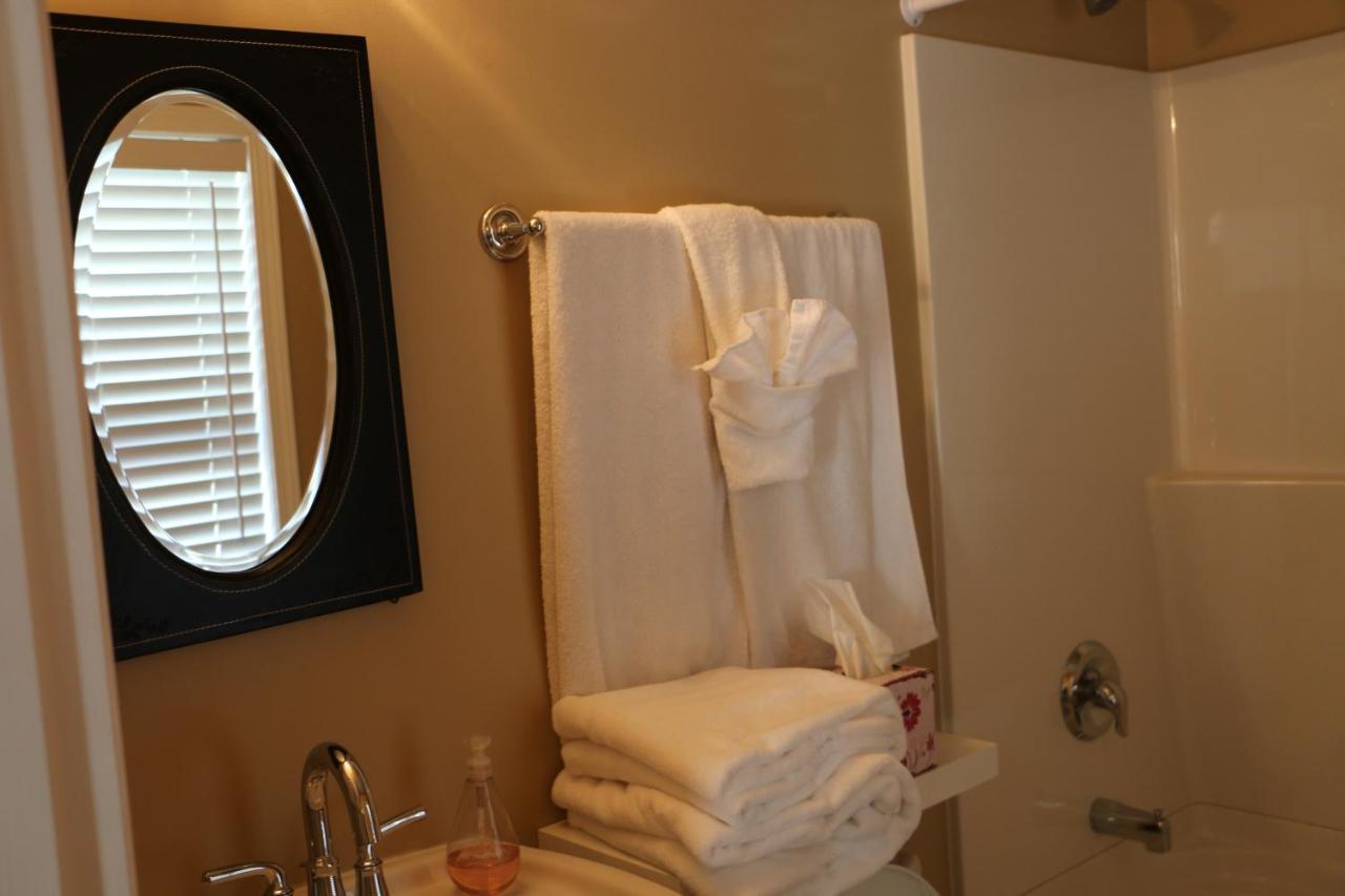 Nimpkish Hotel Alert Bay 部屋 写真