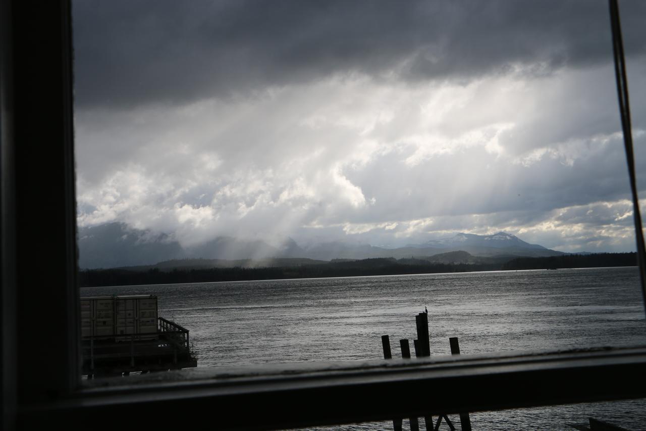 Nimpkish Hotel Alert Bay エクステリア 写真
