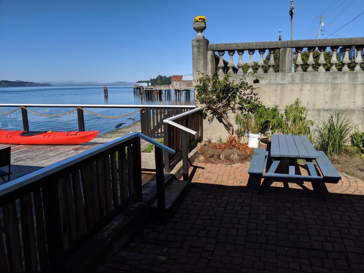 Nimpkish Hotel Alert Bay エクステリア 写真