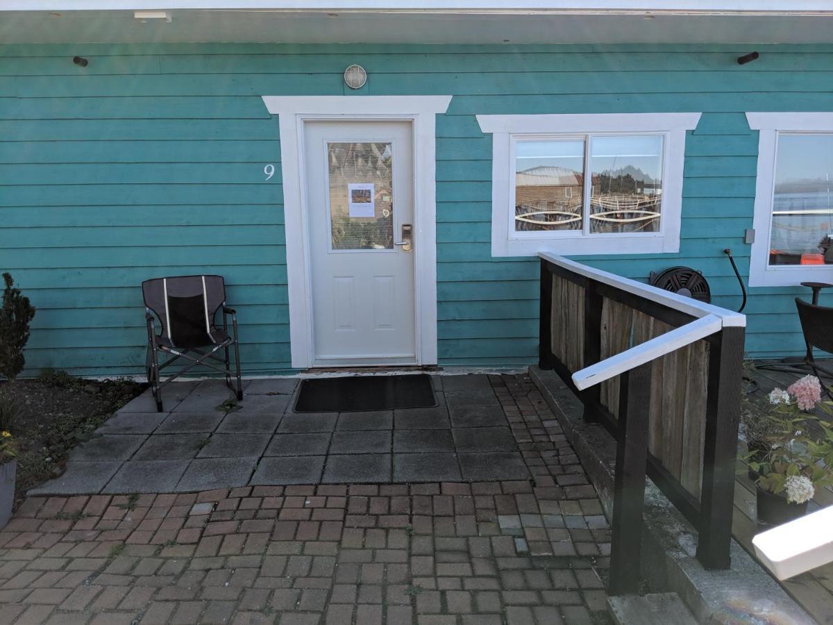 Nimpkish Hotel Alert Bay エクステリア 写真